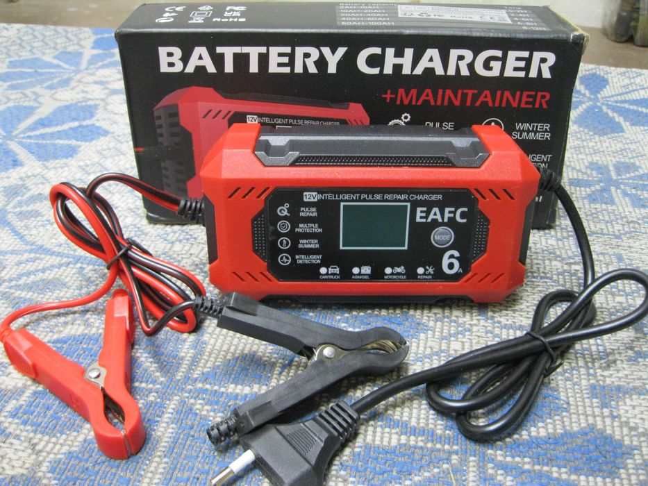 Універсальний  зарядний пристрій для акумуляторів 12V.