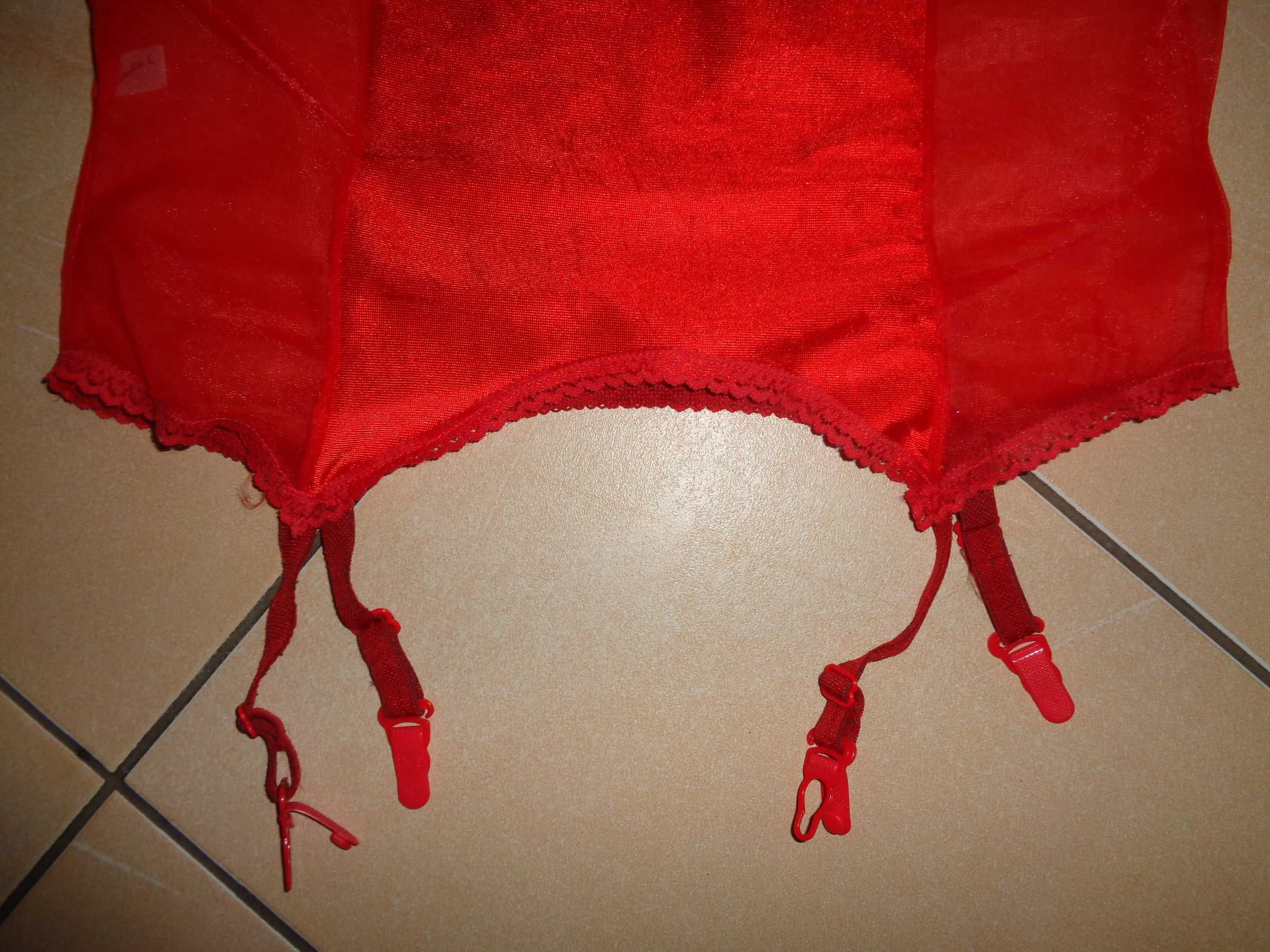 MARBELLA czerwona koszulka na ramiączkach z pasami do pończoch nylon L