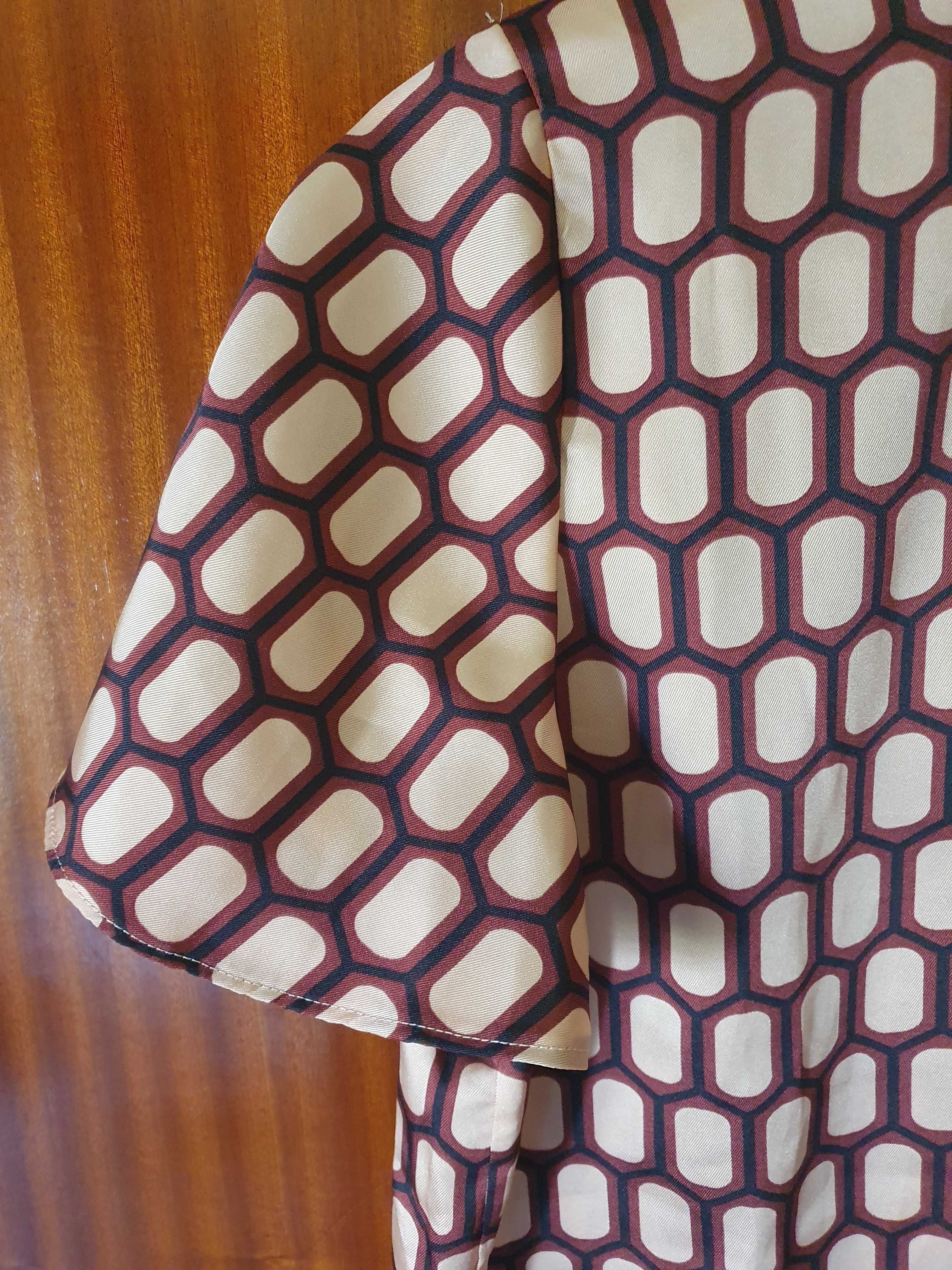 Blusa motivos geométricos Nova!