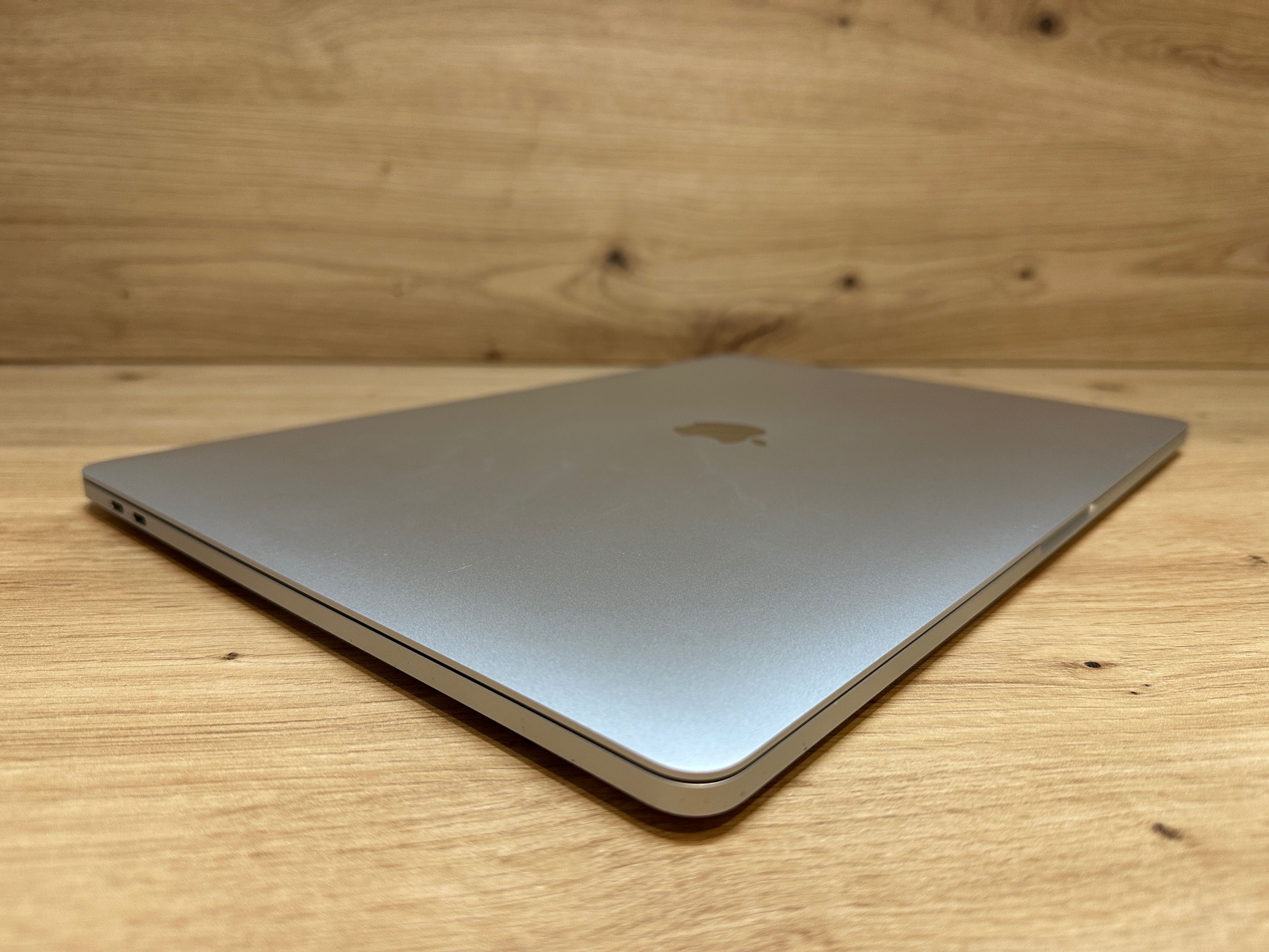 Оригінальний екран до Apple MacBook Pro 15 2018-2019 A1990 Silver