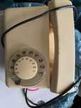 Stary telefon stacjonarny