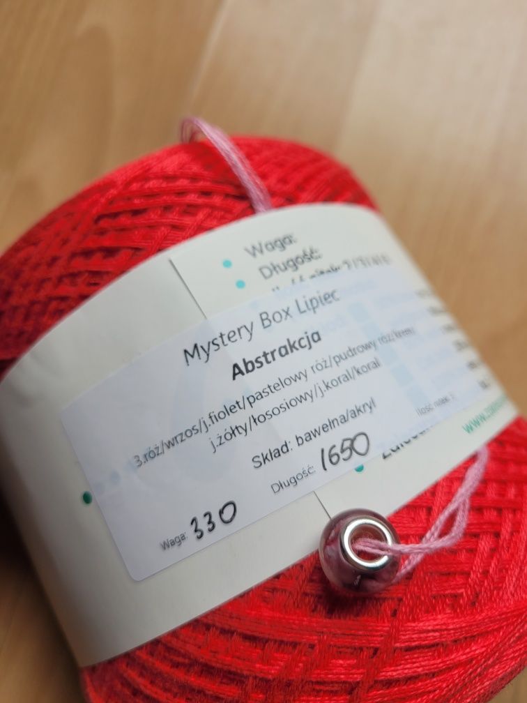 Motek box lipiec Abstrakcja zakręcone motki