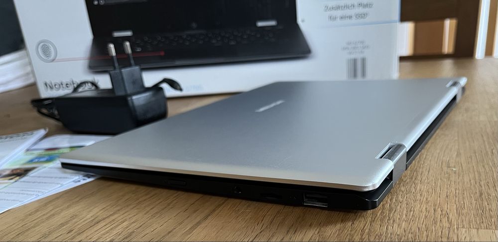 Medion Akoya E2294 Windows 11, N5000, 4GB, 64+128GB, 2w1 (dotykowy)