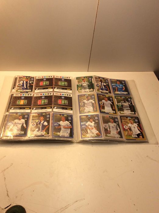 Karty piłkarskie FIFA PLUS Album 144 szt .