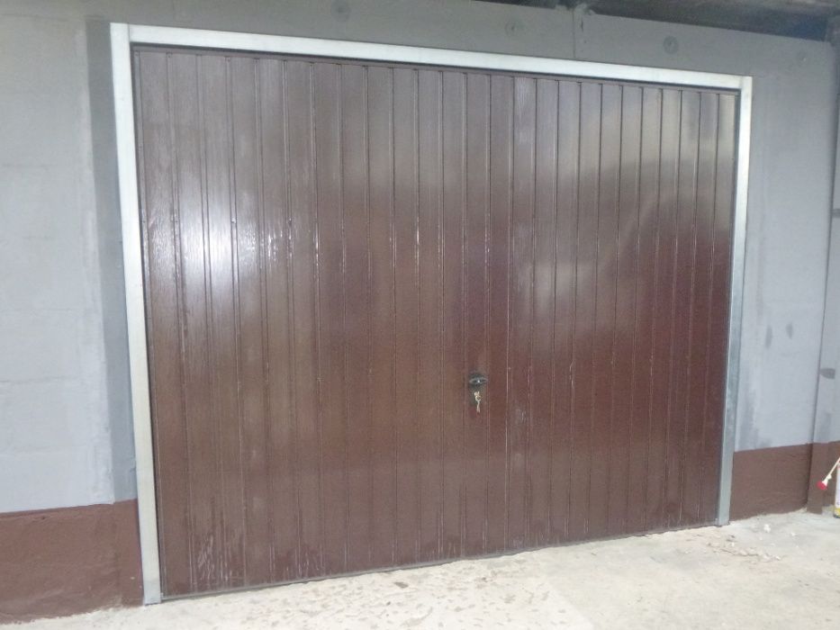 Brama garażowa uchylna Brama dwuskrzydłowa Bramy garażowe PRODUCENT