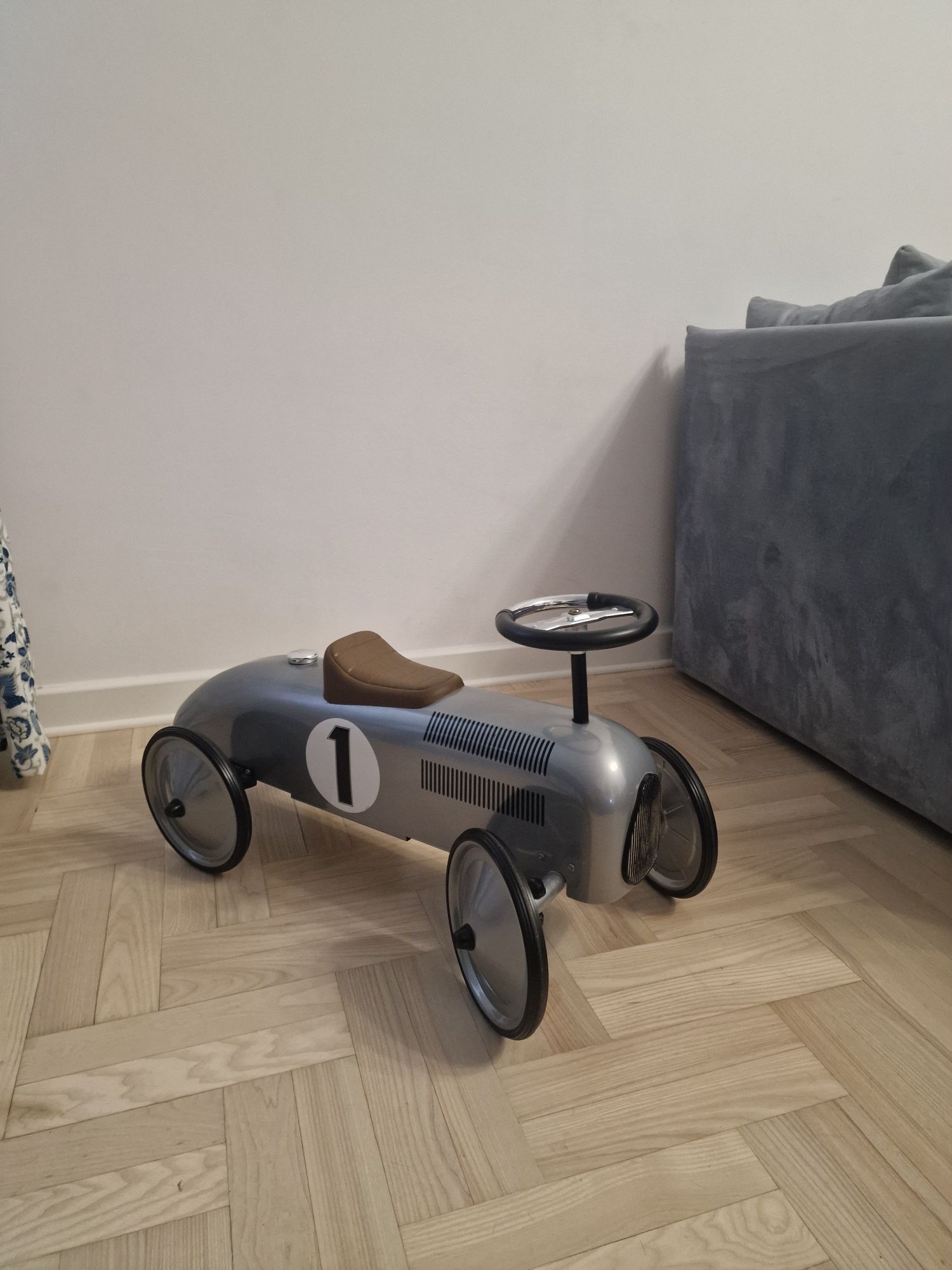 Goki srebrny jeździk retro formuła 1 14136