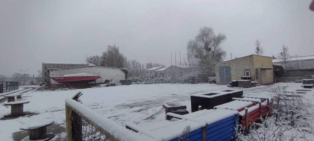 Sprzedam działkę inwestycyjną z biurowcem i halą produkcyjną