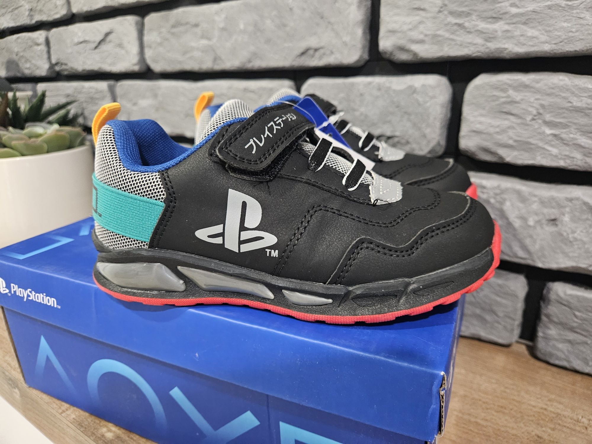 Buty Playstation r.29 nowe