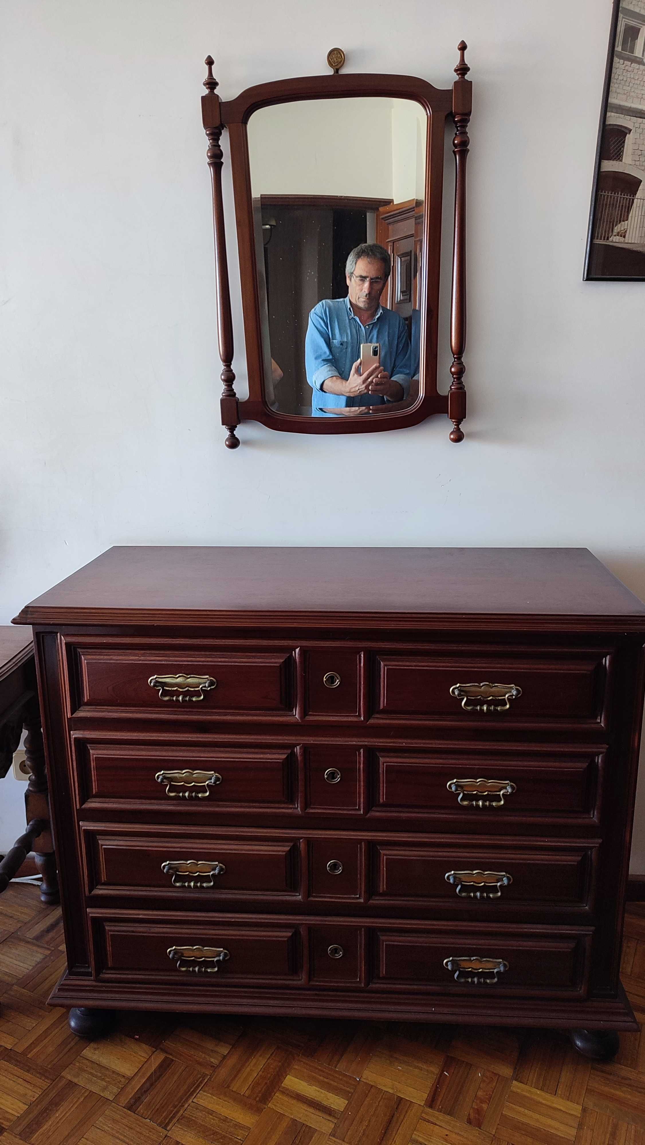 Quarto de casal em madeira maciça