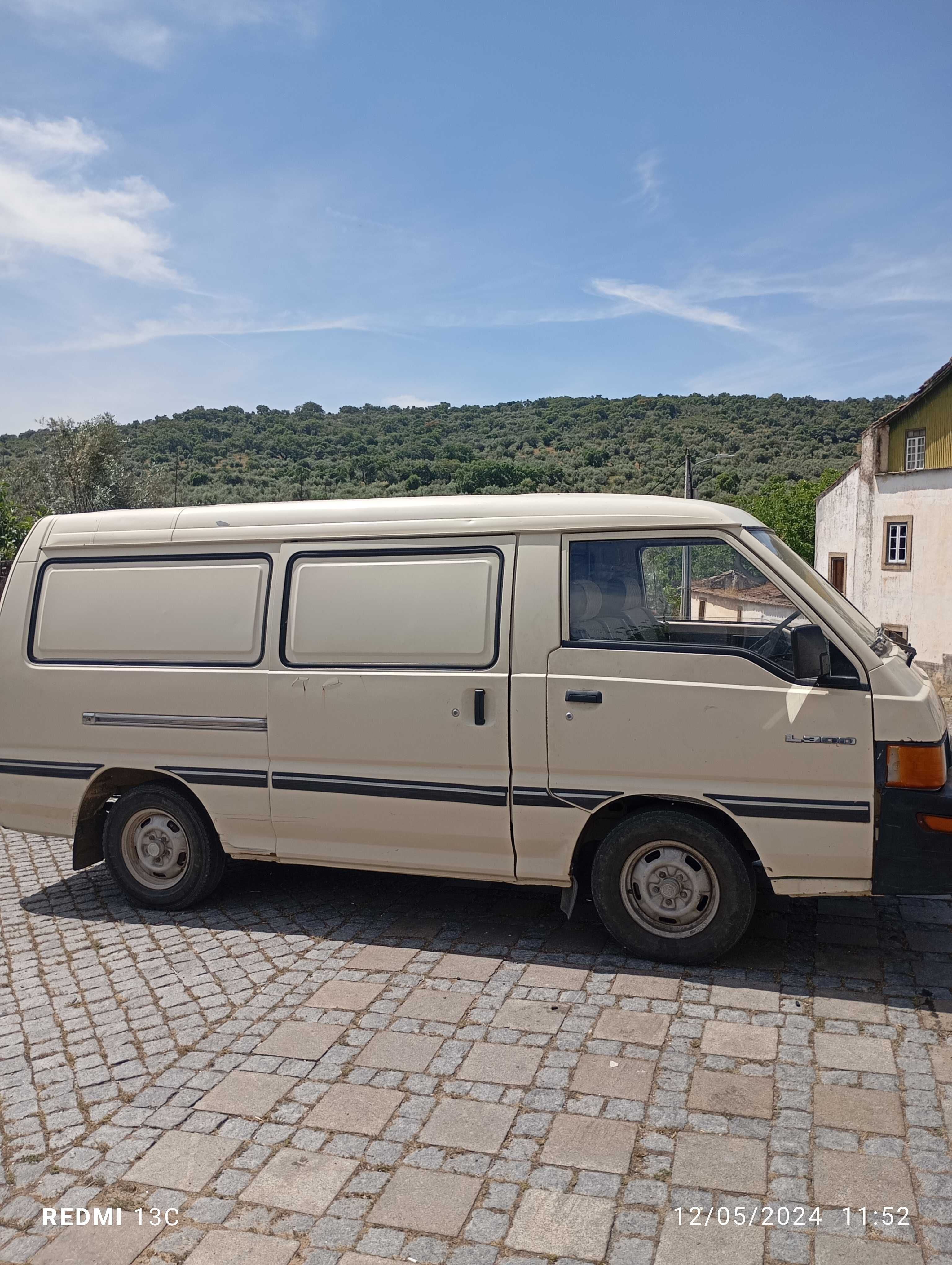 Mitsubishi L300 bom estado