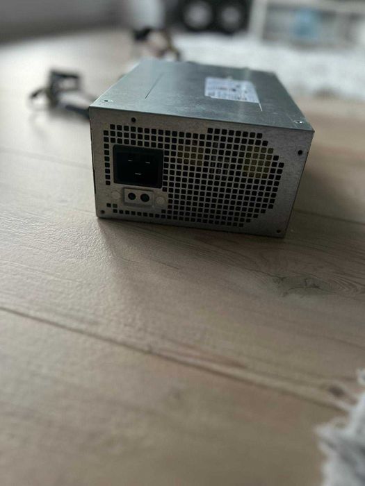 Zasilacz Dell 1500W z Alienware Area 51-R2 – Moc dla wymagających!