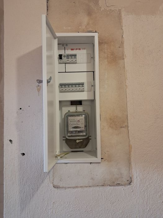 ELEKTRYK ŁÓDŹ Wymiana instalacji, usuwanie  awarii w przystępnej cenie