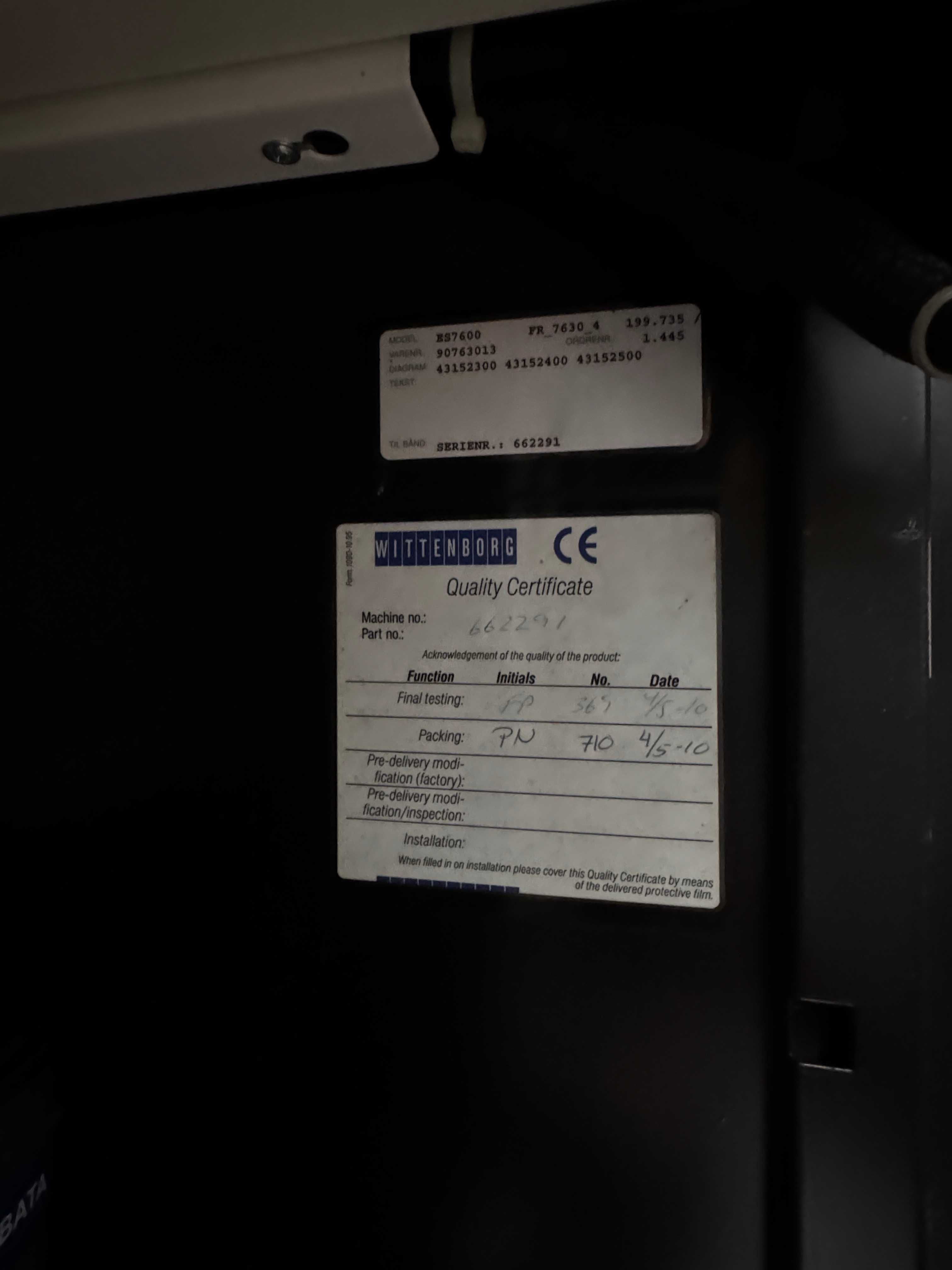 Automat do kawy Wittenborg 7600ES z monitorem 21 cali.