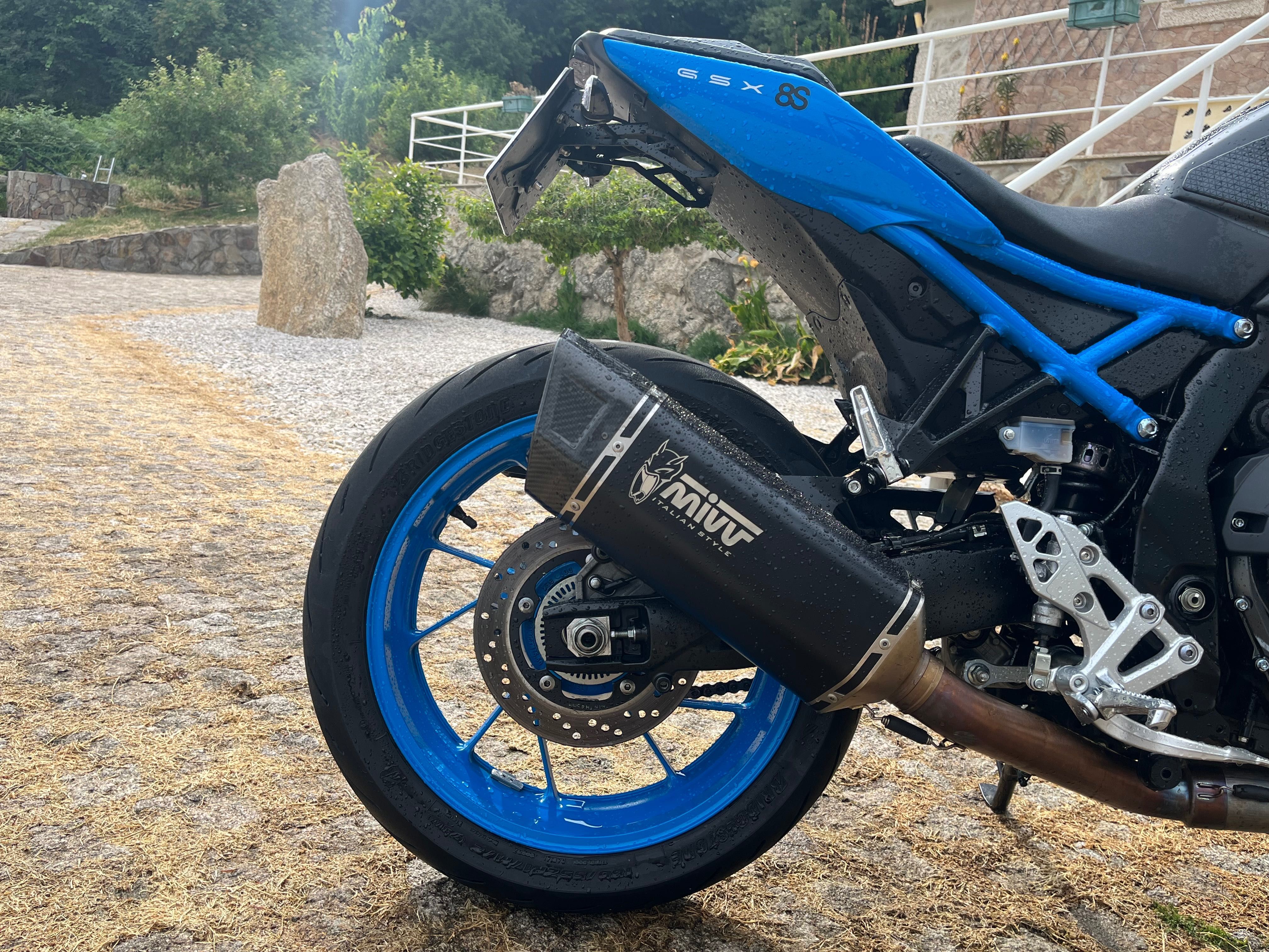 Suzuki Gsx8s Top