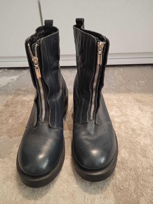 Осенние ботинки 41 размер состояние новых
