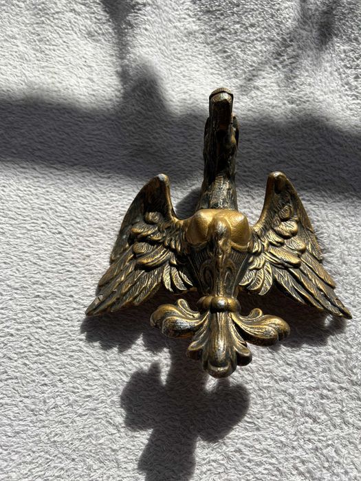 Orzeł ze stopu metali 39