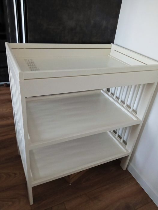 Przewijak Ikea + pojemniki