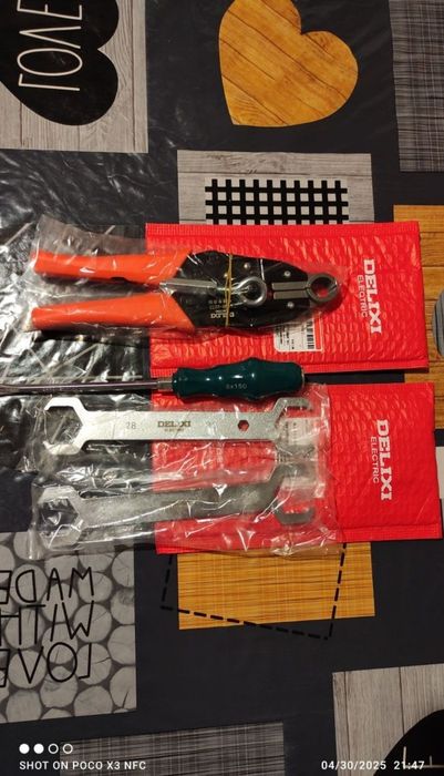 Ключ для розподільника води з тріскачкою