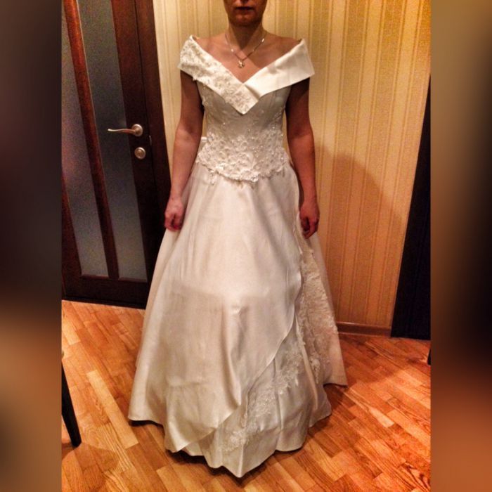 Весільна сукня + подарунок