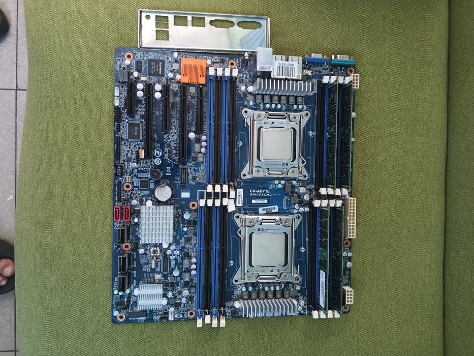 Комплект GA-7PESH2 + Е5 2670х1шт+ і7., + DDR3 32G(4x8)
