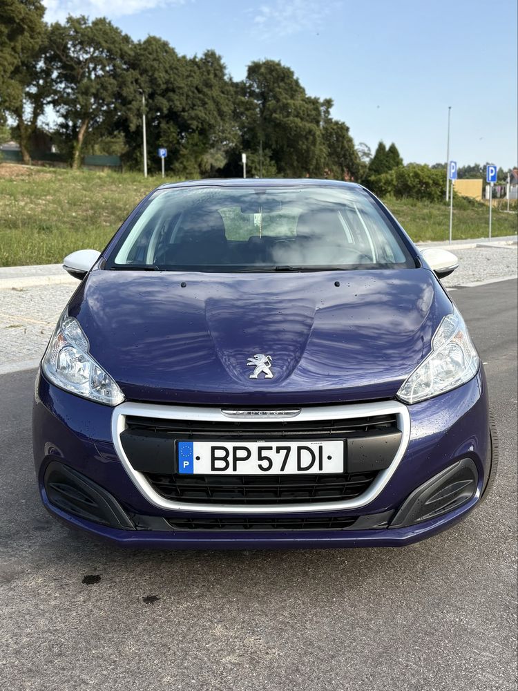 Peugeot 208 (COMO NOVO)