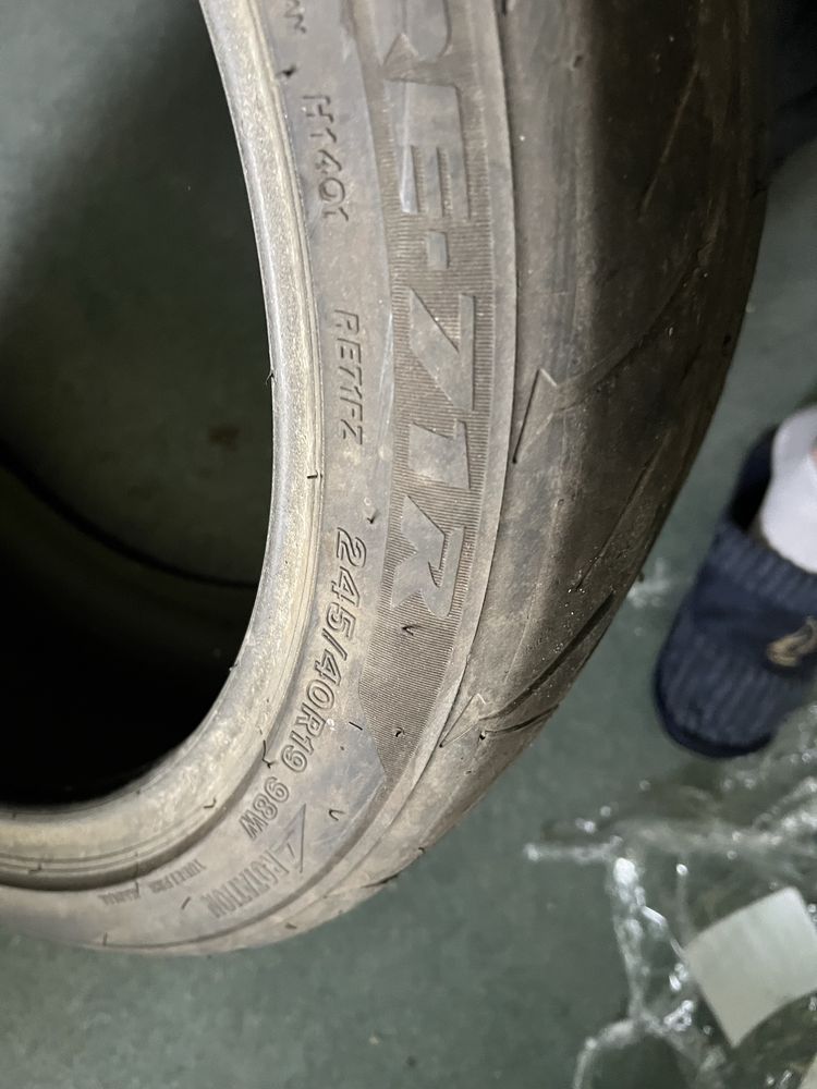 Полу слик Bridgestone Potenza 245/40/19