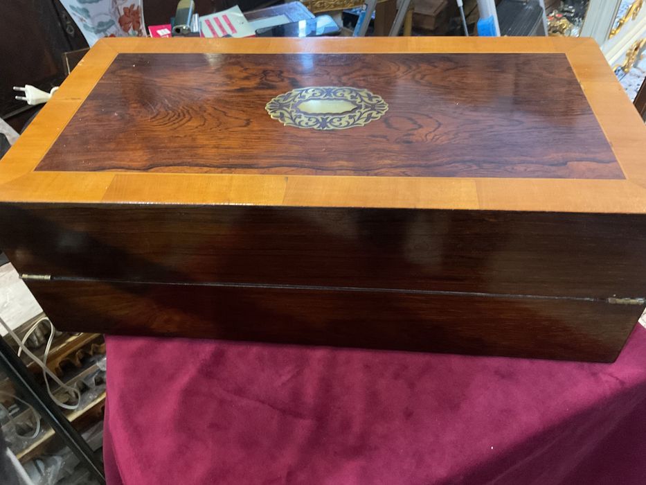 Caixa escritório inglês grande trabalhada 50x26x18  cm embutidos