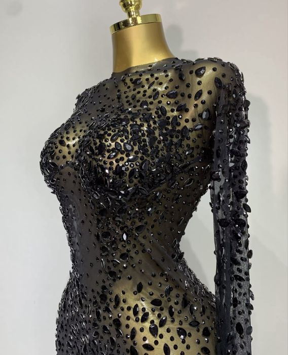 Czarna zdobiona maxi exclusive butik sherri hill cyrkonie sukienka kim