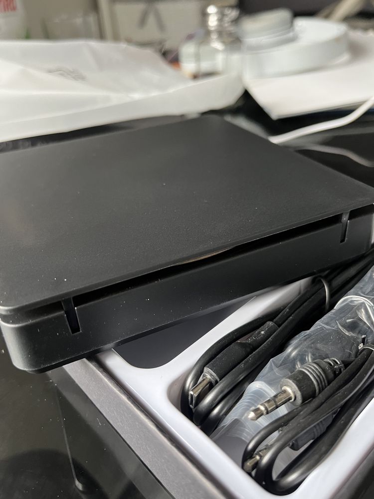 Discman odtwarzacz przenośny mp3 CD DOTYK PREZENT