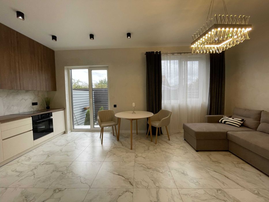 Продаж 1 пов. таунхауса з ділянкою в центрі Гостомеля