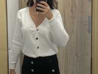 Sweter w szpic Mohito
