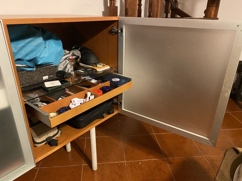 Mesa jantar e aparador modernos