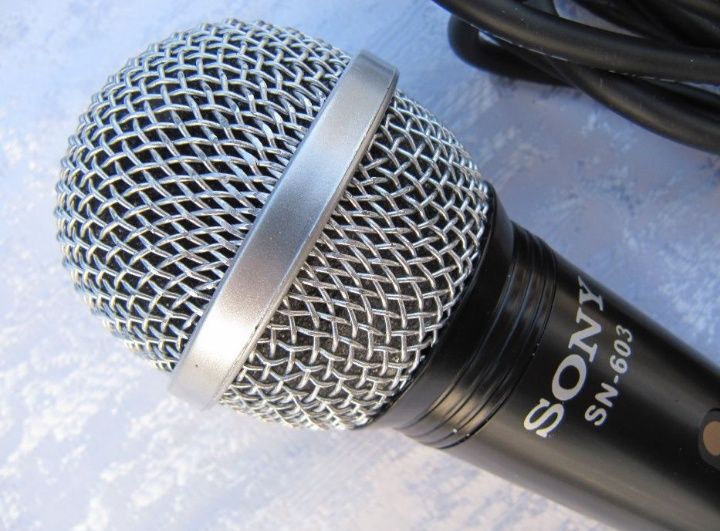 Динамический  микрофон  Sony SN-603, выключатель, новый