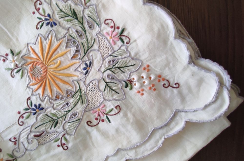 Toalha bordada da Sicília