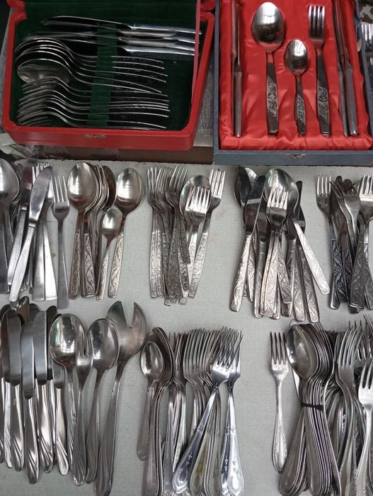 Столові прибори нержавейка.