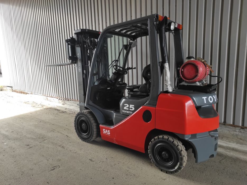 Навантажувач Toyota 2,5 т газ. Вилочный погрузчик Тойота 2,5 т