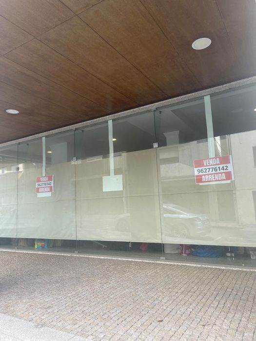 Arrenda-se loja - Localização Premium- Serralves/Av. Marechal