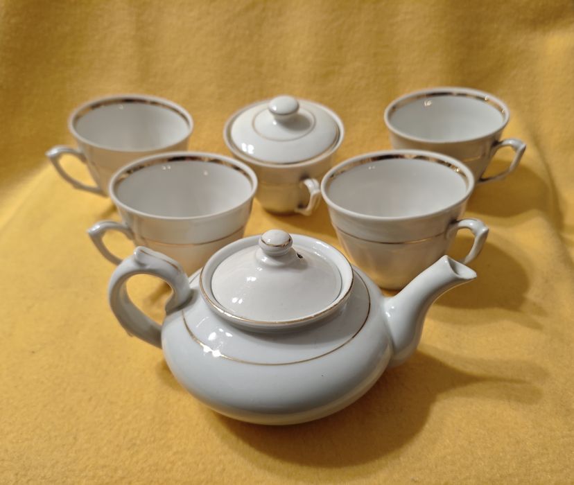 Zestaw porcelany – filiżanki + imbryk – Wałbrzych & Ćmielów – vintage