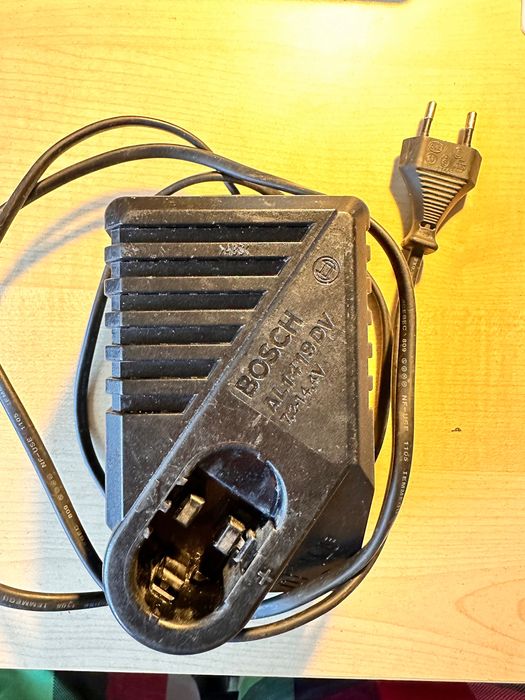 Зарядне для шуруповерта BOSCH AL1419DV