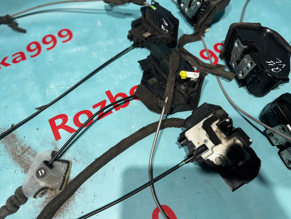 Замок дверний Nissan Qashqai j10 передній задній Кашкай