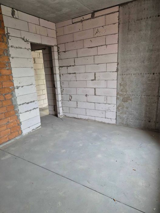 Продаж 3 кімнатної квартири у новобудові