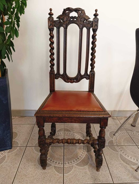 Krzesło rzeźbione w stylu barokowym – oryginalna tapicerka