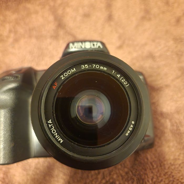 Minolta Dynax 500si +minolta af 35-70 +lampa