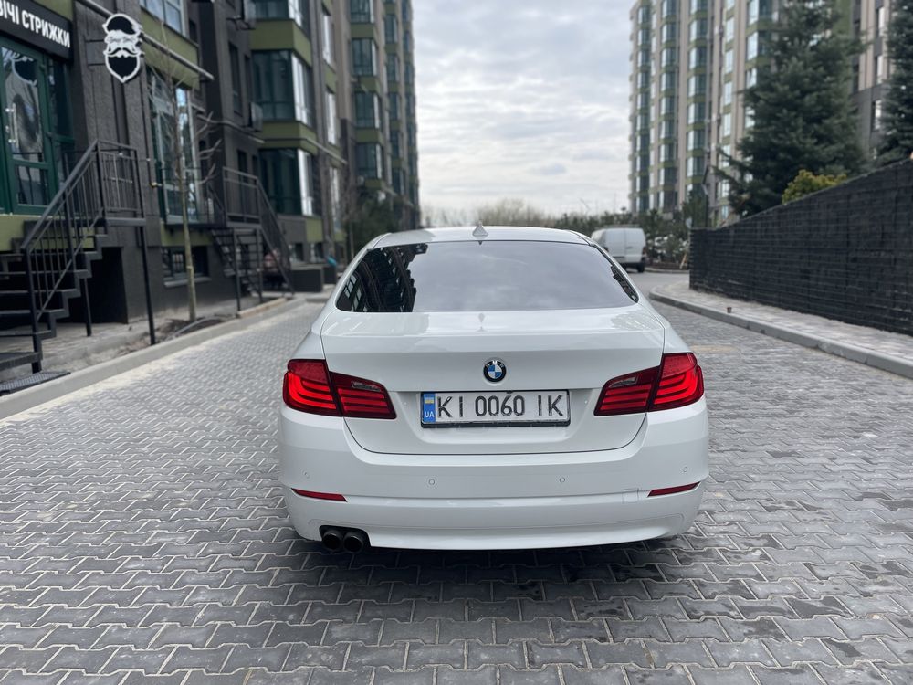 BMW-5 F10 523I.