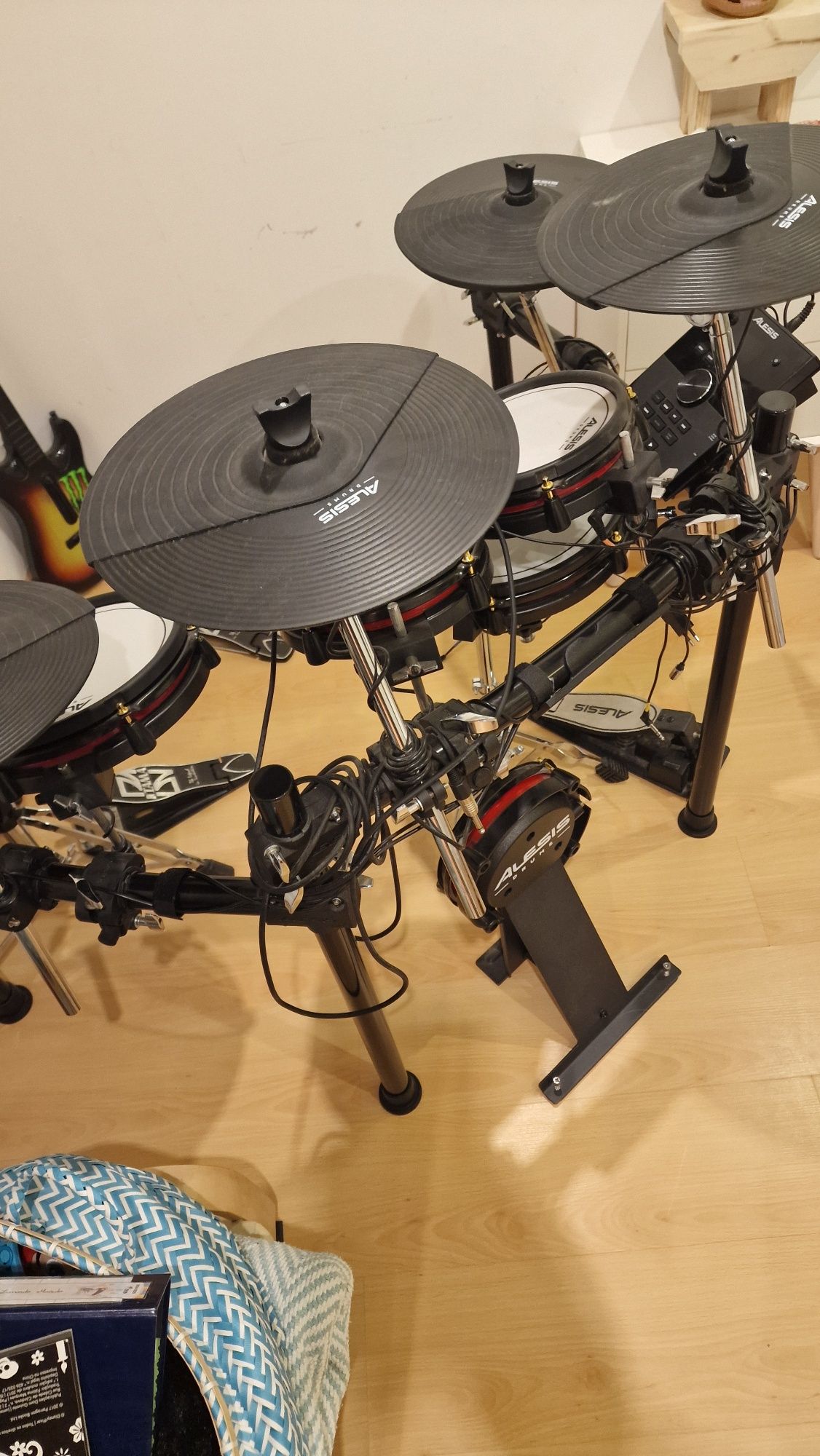 Alesis Drums Crimson II SE ( muito pouco uso)