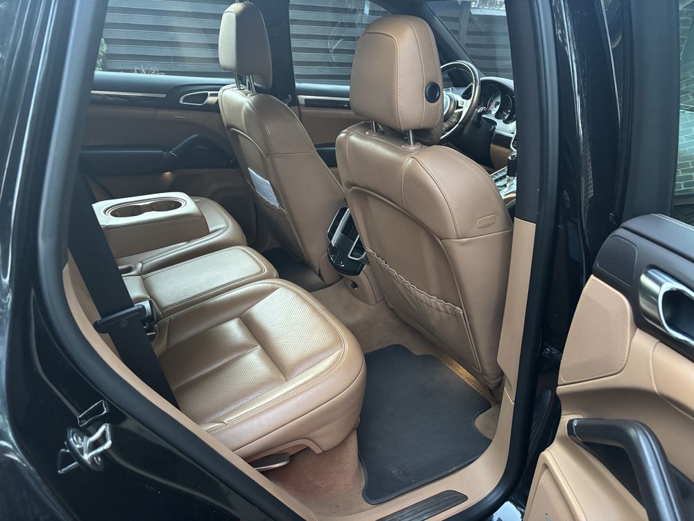 Porsche Cayenne turbo S 3,6 перший власник.