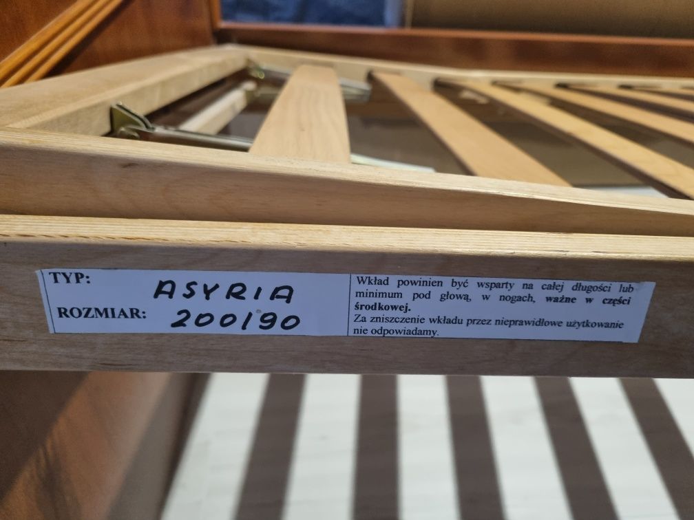 Łóżko 200x90 z materacem