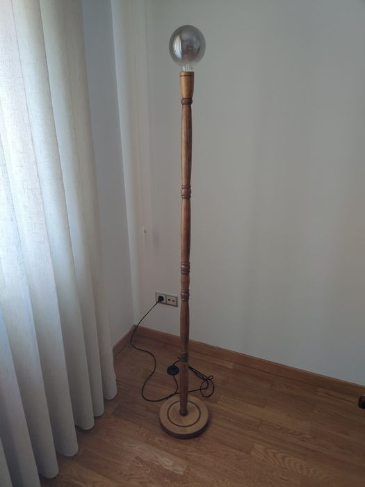 Candeeiro pé madeira