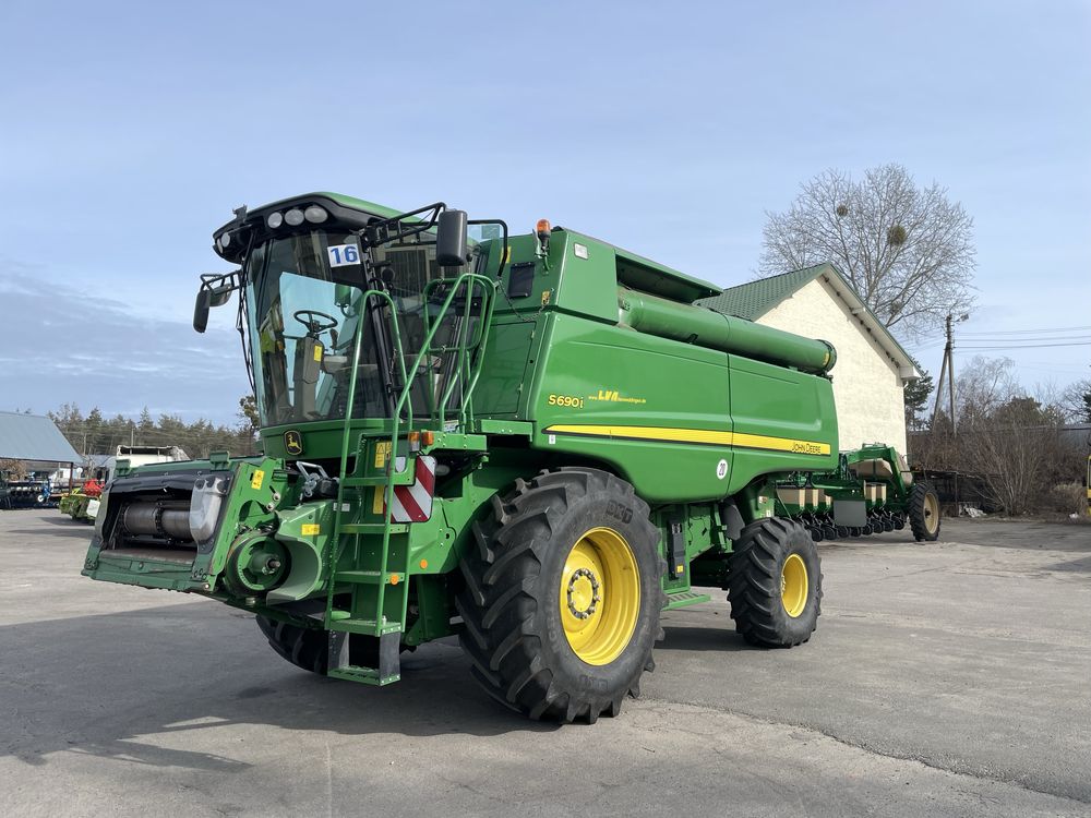 Комбайн John Deere S690i 2011 Продаж