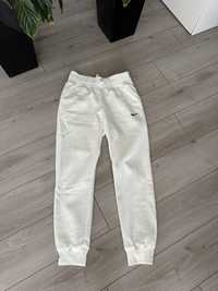 Spodnie dresowe biale Nike M